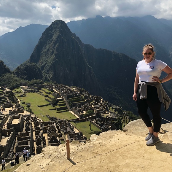 Meet your Posher, Michelle - Picture 2 of 6